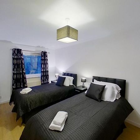 Orange Town House - Shaw Road, Only 6 Minutes To City Centre Aberdeen Dış mekan fotoğraf