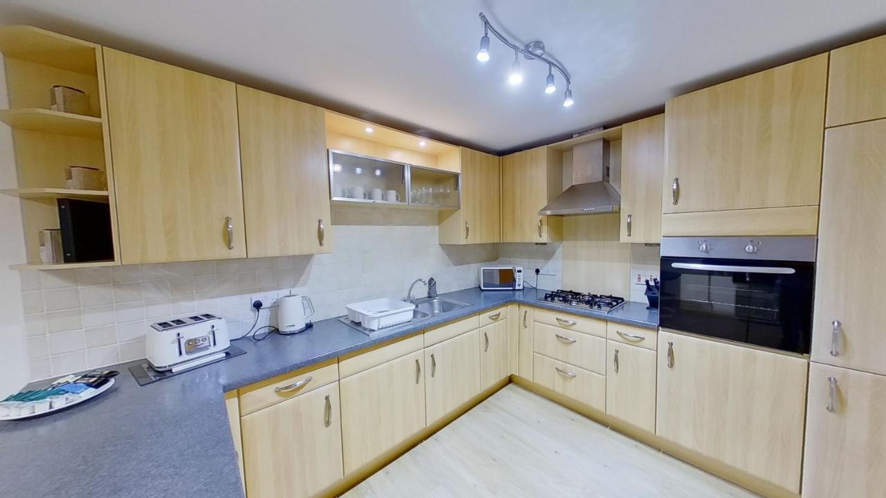 Orange Town House - Shaw Road, Only 6 Minutes To City Centre Aberdeen Dış mekan fotoğraf