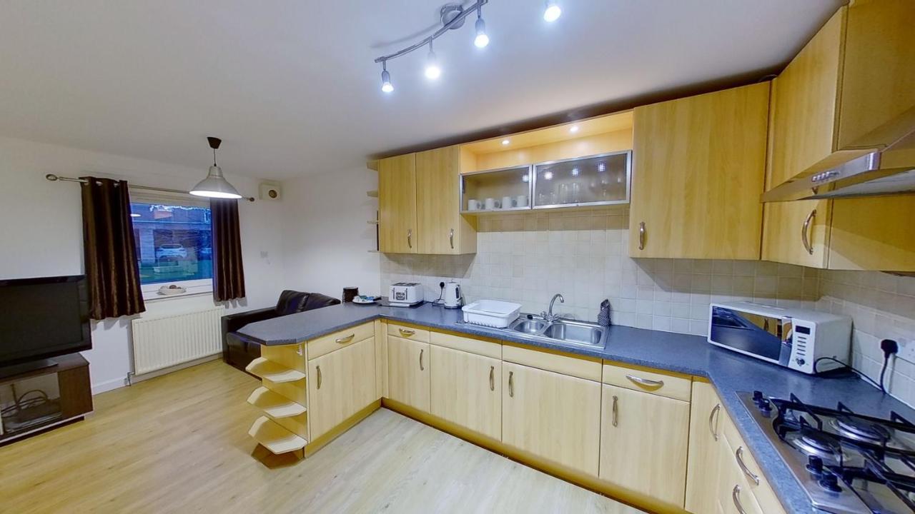 Orange Town House - Shaw Road, Only 6 Minutes To City Centre Aberdeen Dış mekan fotoğraf