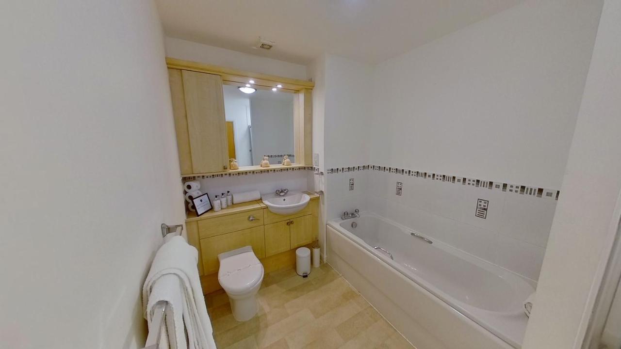 Orange Town House - Shaw Road, Only 6 Minutes To City Centre Aberdeen Dış mekan fotoğraf