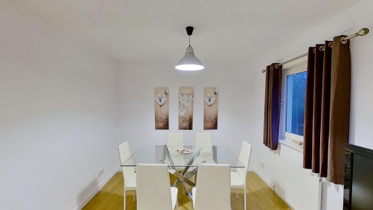 Orange Town House - Shaw Road, Only 6 Minutes To City Centre Aberdeen Dış mekan fotoğraf