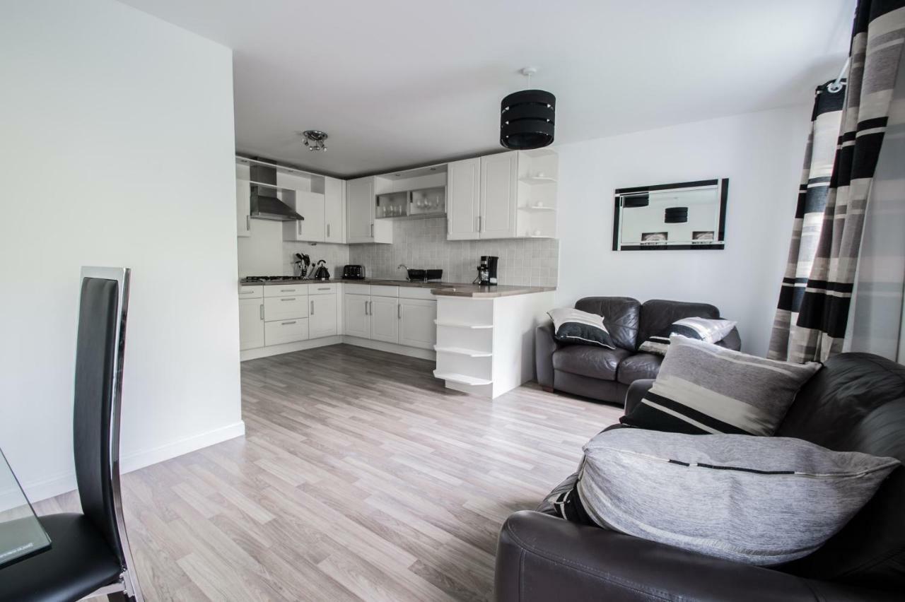 Orange Town House - Shaw Road, Only 6 Minutes To City Centre Aberdeen Dış mekan fotoğraf